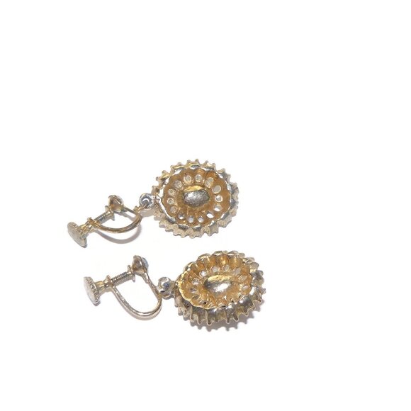 Vintage Cameo Screw Back Earrings - Picture 2 of 3